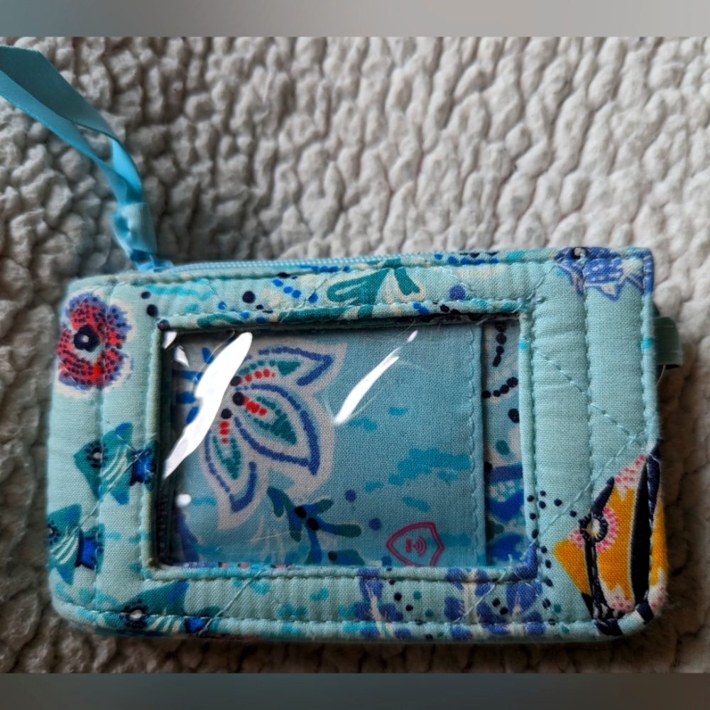 Vera Bradley RFID Deluxe Zip ID Case in Paisley Wave